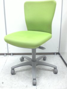 【定価約6万円！！鮮やかなグリーンカラーのコートハンガー付きモデルの入荷です】オカムラ/カロッツァ