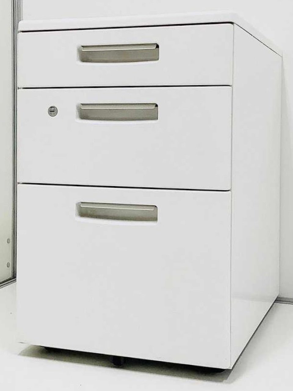 大人気／定番／稀少品／ホワイト　◆コクヨ／KOKUYO／コクヨ　◆BS＋／BSプラス　※ホワイト
                        BS+ 
                                    中古
            