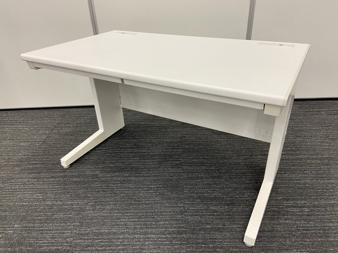 【鮮やかなカラーでオフィスのイメージを一新！】イナバ/ホワイト色
                        その他シリーズ
                                    中古
            