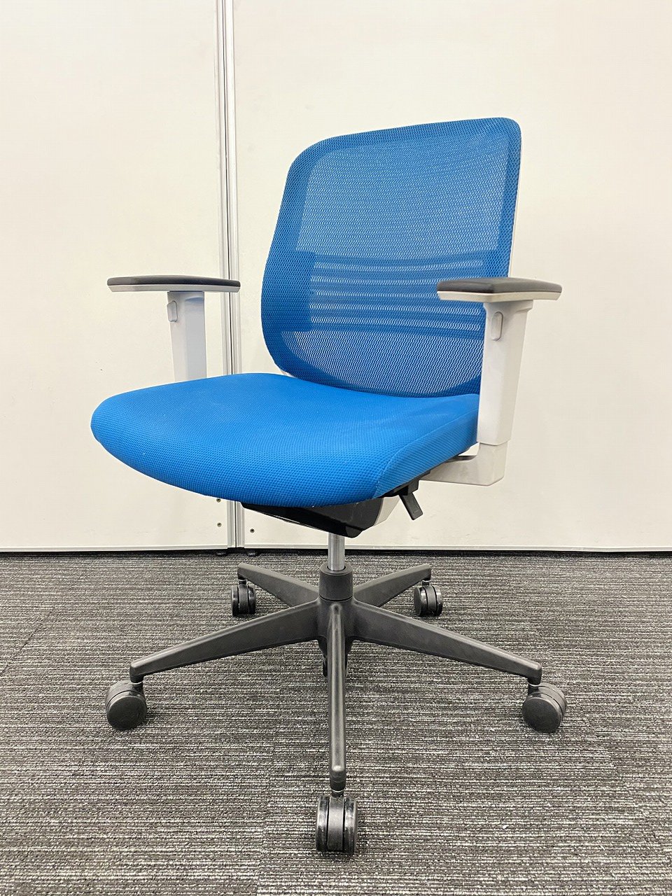 【テレワーク推奨チェア】【オフィス定番ブルーカラー！】コクヨ製シロッコチェア！レア商品！【4脚入荷】
                        シロッコ 
                                    中古
            