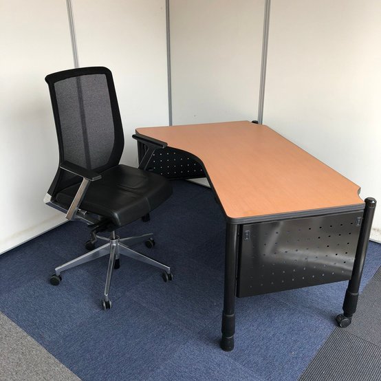 【中古】アイウェーブ   イトーキ（ITOKI） 平デスクセット