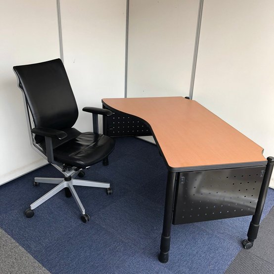 【中古】アイウェーブ   イトーキ（ITOKI） 平デスクセット