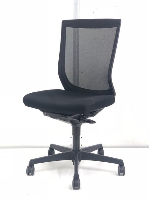 【中古】エスクード（メッシュ）  C497ZR-6802 オカムラ（okamura） 肘無ハイバックチェア