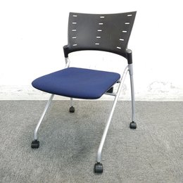 【10%オフ】【2脚限定】イトーキ｜マノスチェア｜どんな場所にもマッチするオシャレなネスティングチェアが入荷致しました☆