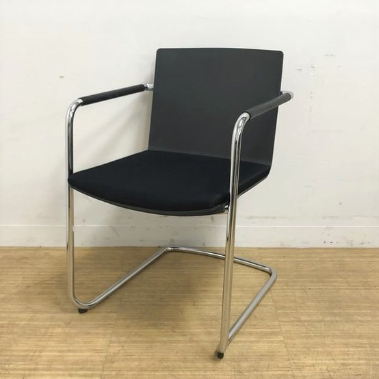 【中古】その他シリーズ Neos. Wilkhahn（ウィルクハーン） スタッキングチェア