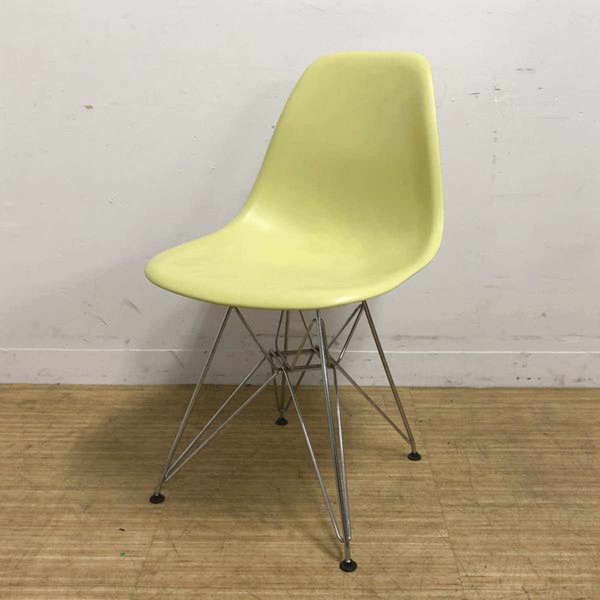 【デザイナーズ】ハーマンミラー正規品　イームズサイドシェル　DSR　
                        イームズシェル 
                                    中古
            