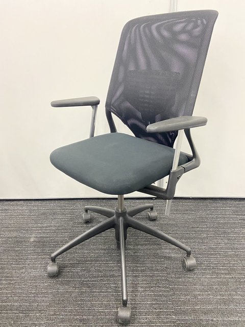 【中古】メダⅡ   vitra（ヴィトラ） 肘付ハイバックチェア