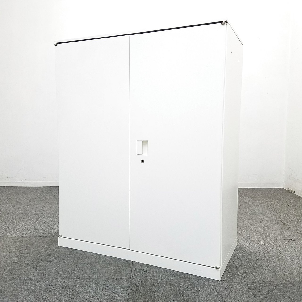 【4台入荷】人気のオカムラ　書庫　キャビネット　ロッカー　A４サイズ3段収納 
                        SAデュオライン 
                                    中古
            