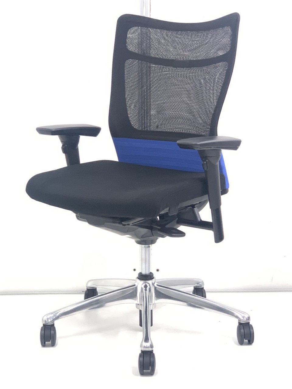 【定価10万以上】【高級チェア】オカムラ製　フィーゴメッシュチェア
                        フィーゴメッシュ 
                                    中古
            