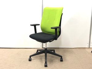 【2018年製！】特徴的な背面は使用者の体を優しく包み込みます！オフィスに活気をもたらすライチグリーンカラー！