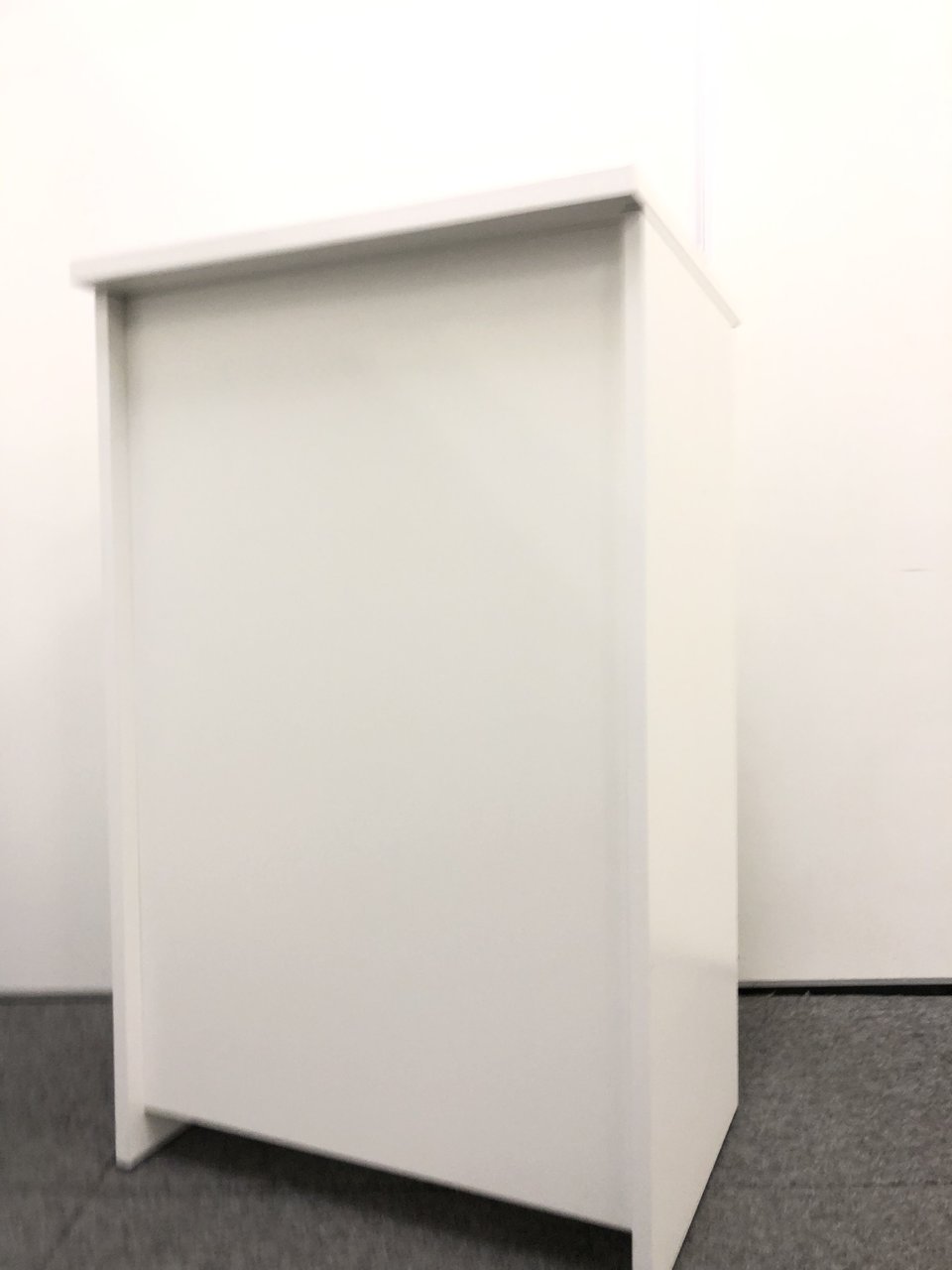 【1台のみ】会議室での司会者台からアルコール台にも！？
                        その他シリーズ
                                    中古
            