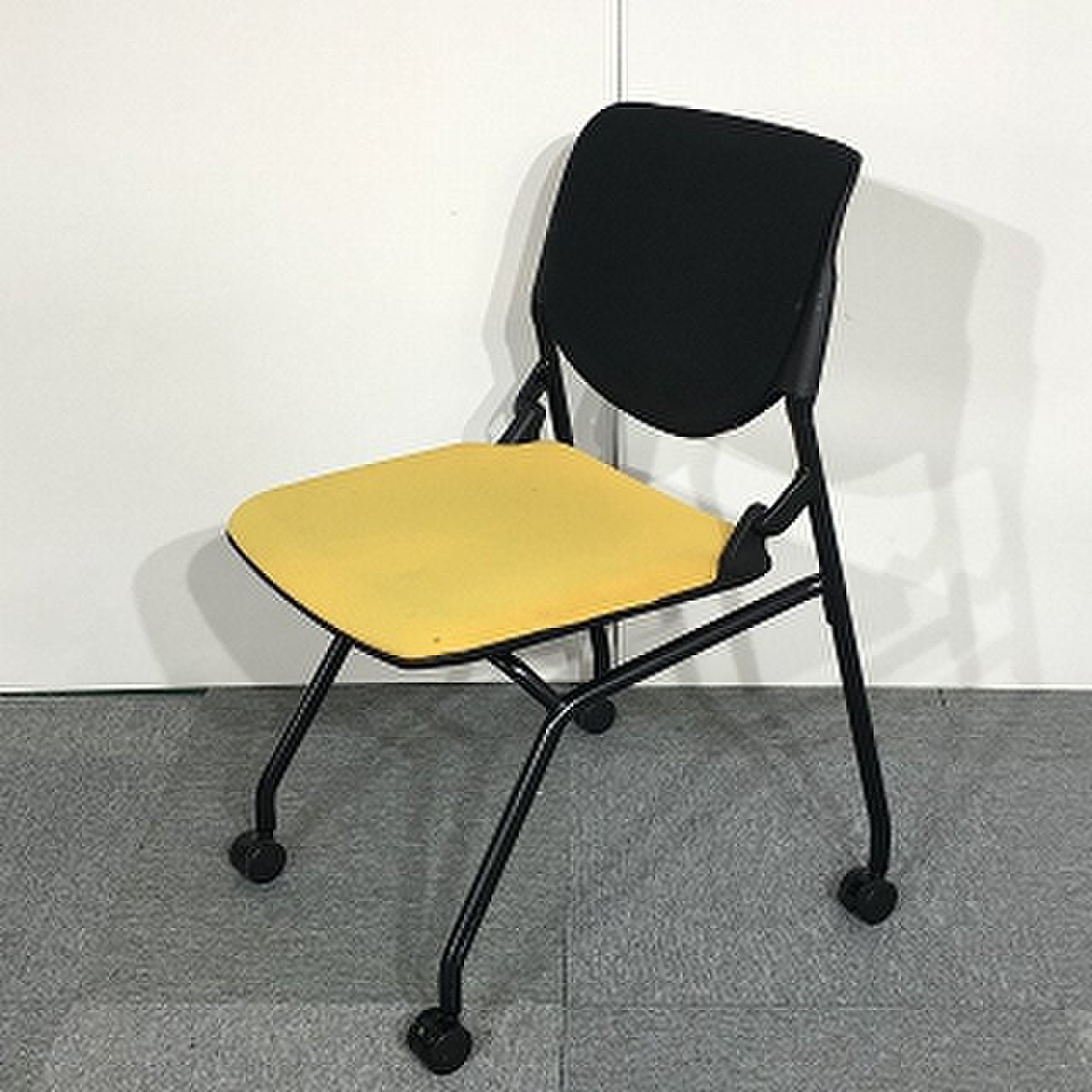 【20脚入荷！】オカムラ製ルナチェア｜こころが動けば、人が動く。人が動けば、その場の空気が動き出す。【関西倉庫在庫】
                        ルナ 
                                    中古
            