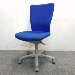 【関西店舗でNo.1の在庫数！尼崎店】【定番商品！】デザイン性と機能性を兼ね備えたチェアが入荷致しました！