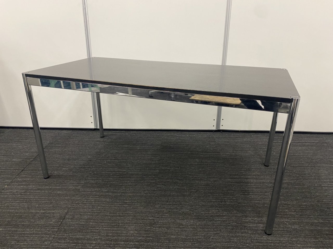 オシャレなデスクをお探しの方に！USMハラー/ハラーテーブル/デザイナーズ家具
                        USMハラーテーブル 
                                    中古
            