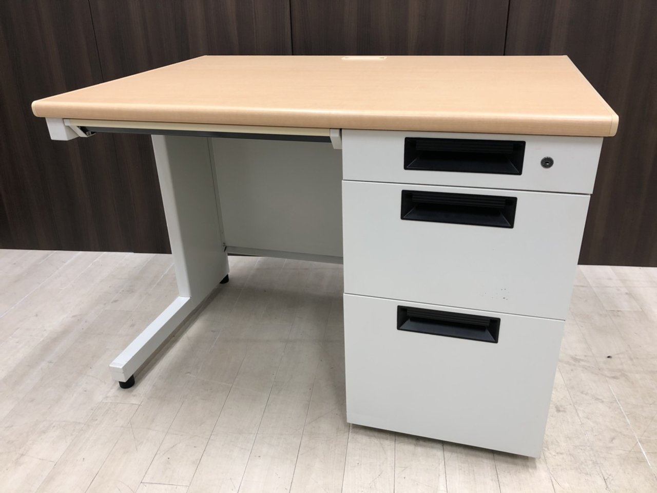 汚れの落ちやすいデスクなので綺麗で長く使えます！
                        フラットライン 
                                    中古
            