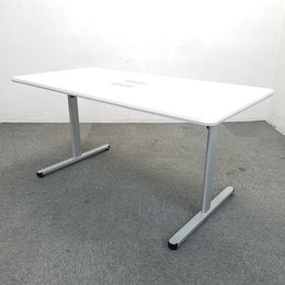 【2台限定】人気の配線ダクト付きテーブル入荷！中古　テーブル　会議　ミーティング　ホワイト　オフィス