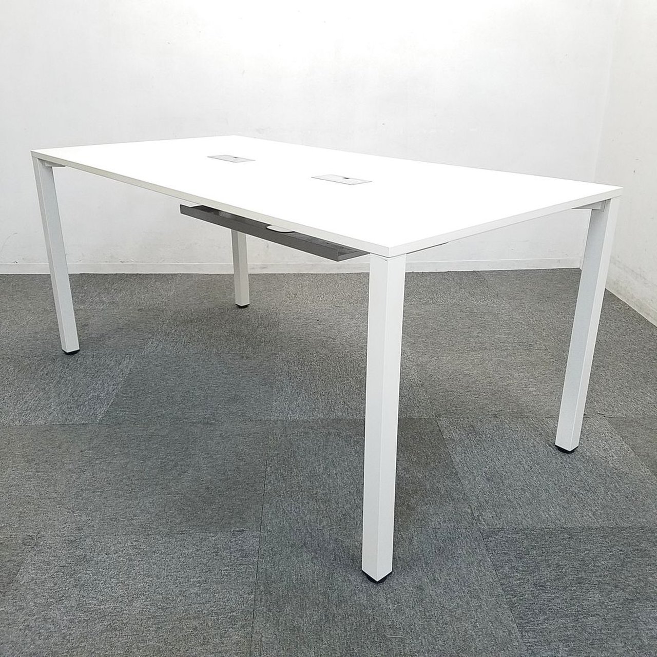 【6台入荷】イトーキの人気テーブル入荷！中古　テーブル　ミーティング　会議　フリーアドレス　飛沫　コロナ
                        その他シリーズ
                                    中古
            