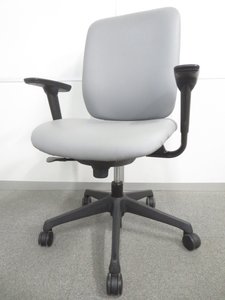 【ビニールレザーで掃除しやすい】珍しい商品が入荷！オカムラ製CG-Rチェア