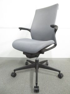 【見た目を気にしなければお買い得！】■コクヨ製　エムフォーチェア　グレー　ハンガー付（M4）■【おつとめ品】※擦れ・ホツレ・破れあり