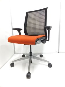 【スチールケース製】【オレンジ】【可動肘】【人気チェア】【ハイバック】【POPカラー】【状態良好】【4脚】