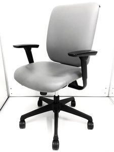 【ビニール製でお手入れ簡単！】
病院への導入に人気！
オカムラ/CG-R/グレー