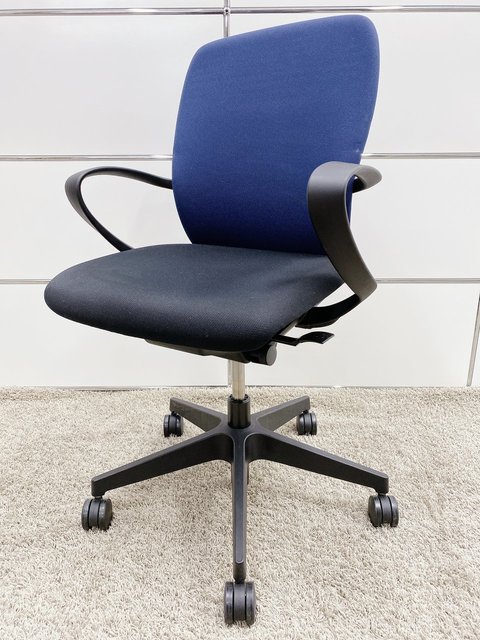 【中古】フルゴ   イトーキ（ITOKI） 肘付ローバックチェア