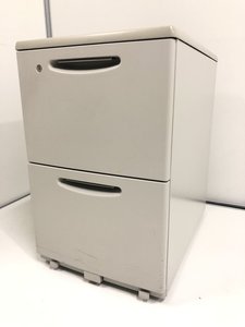 【状態Aランク】【オフィスの収納】A4ファイルがたっぷり収納可能！あのオカムラ製！ニューグレーワゴン入荷でございます！【6台揃います】