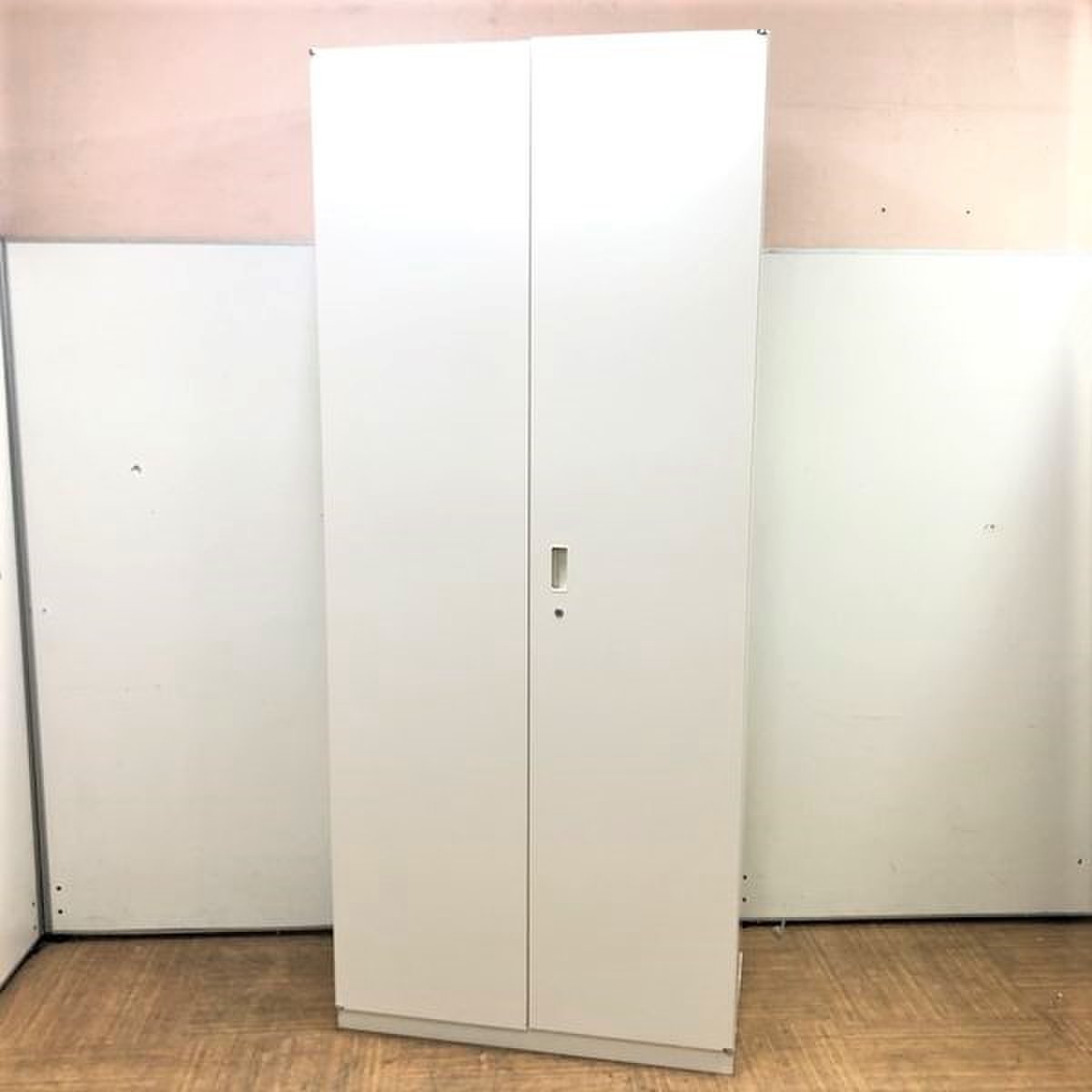 【定番シリーズ】【イトーキ(ITOKI)製】【両開きハイキャビネット】
                        シンライン 
                                    中古
            