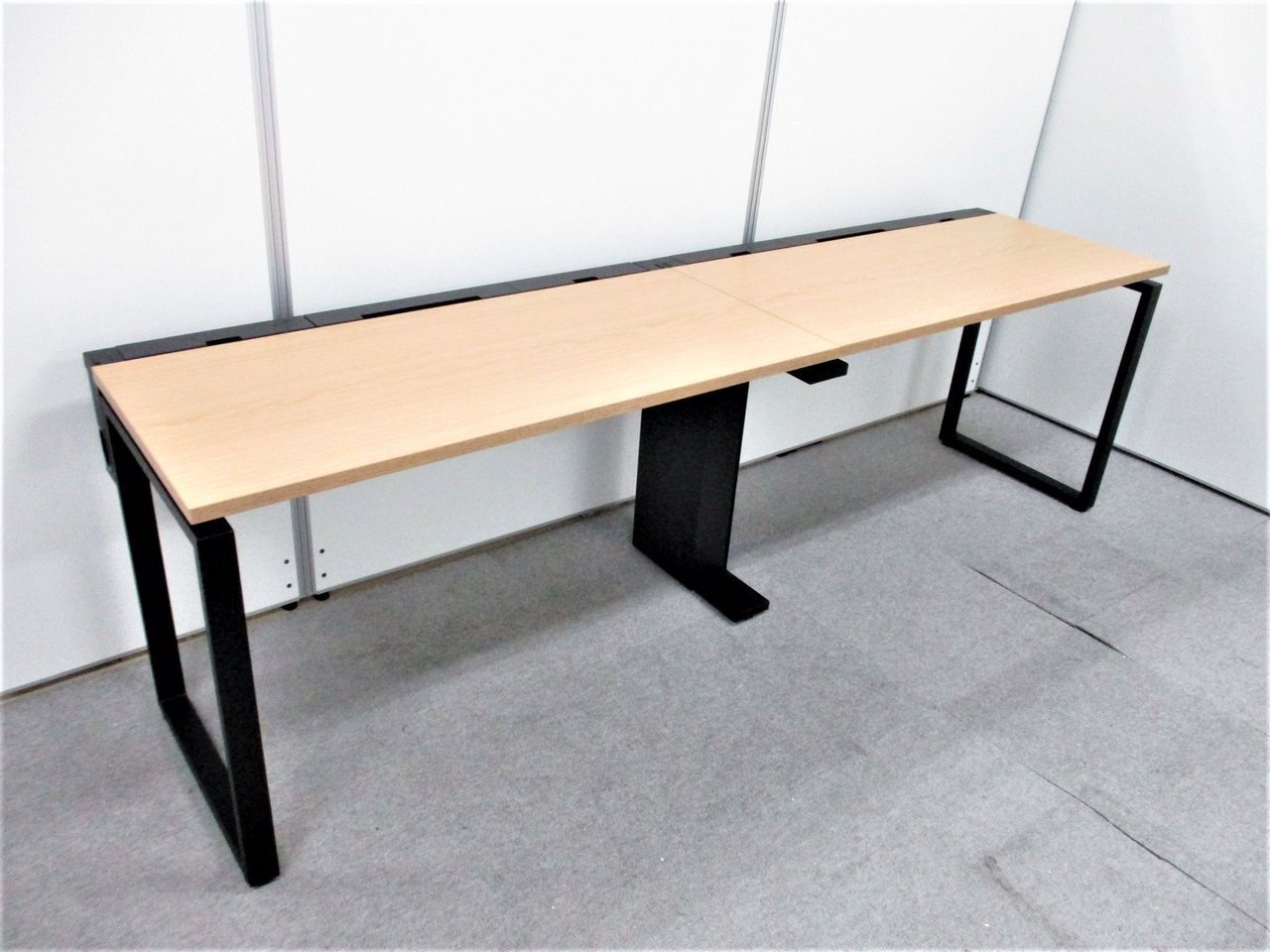 【片面フリアド】｜木目×ブラック｜【新古品】｜壁向きに2～3名での使用にオススメ！中古　フリーアドレスデスク　片面　脚ブラック　古木　オフィス　カフェ　お洒落
                        その他シリーズ
                                    新古品
            