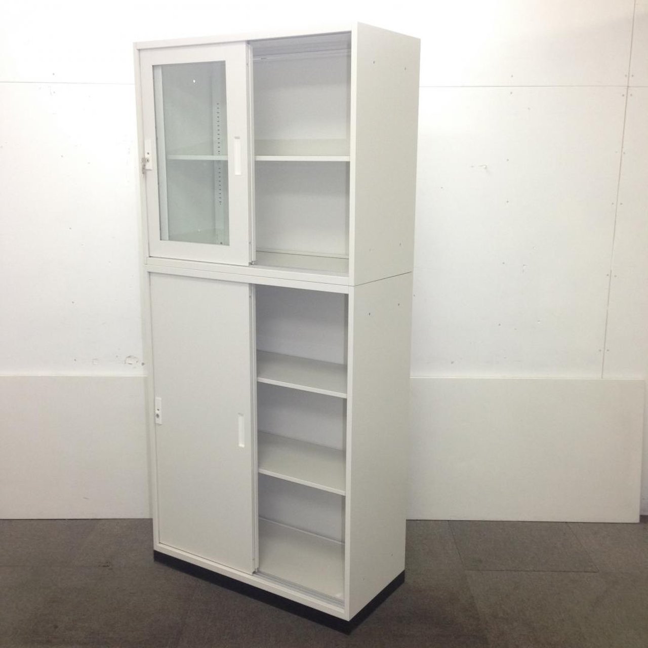 【新古品】上下書庫セット(ガラス引違い+スチール引違い)｜井上金庫製｜YS-2A4G/YS-3A4S
                        YS
                                    新品
            