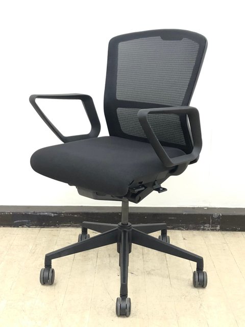 【中古】エルフィ   ウチダ（UCHIDA) 肘付ローバックチェア