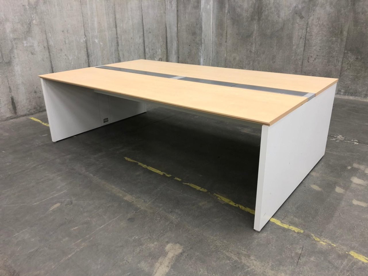 【1000名様分入荷！】美しいナチュラル天板。増設・簡易的なレイアウト変更も可能。使い勝手抜群のフリアドデスク！【倉庫在庫品】
                        アルプレス 
                                    中古
            