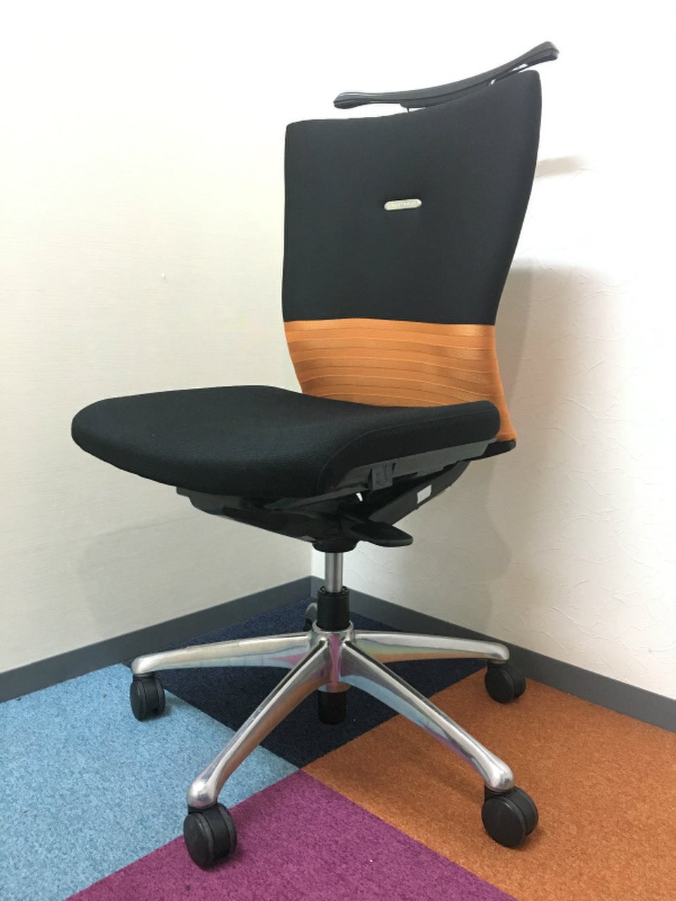 オカムラ製のロングセラー人気商品！異硬度クッション使用により、座り心地抜群！■フィーゴ■シームレス【値下品】
                        フィーゴ 
                                    中古
            