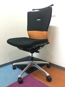 オカムラ製のロングセラー人気商品！異硬度クッション使用により、座り心地抜群！■フィーゴ■シームレス【値下品】