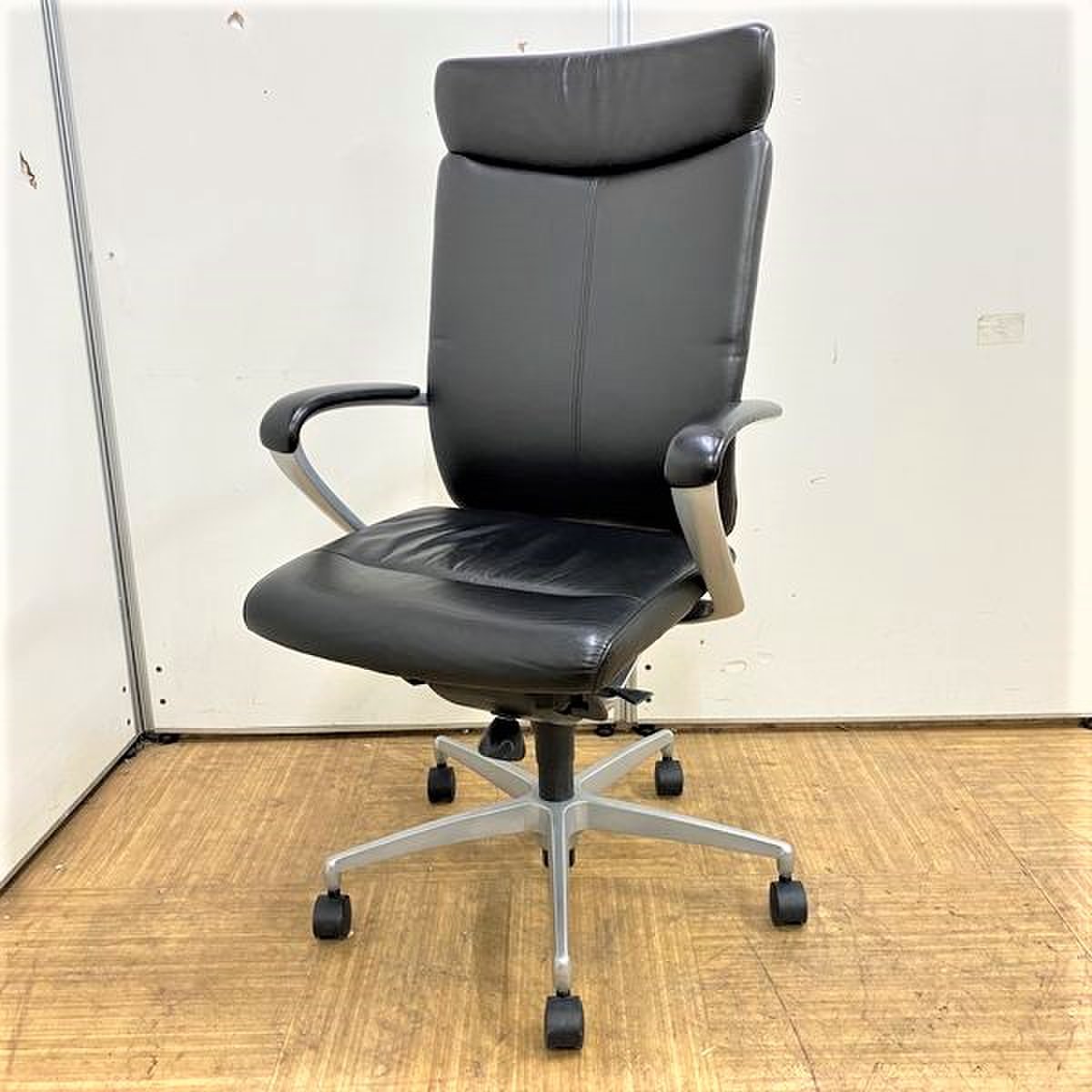 【肘かけに破れあり】高級感漂うエグゼクティブチェア！【価格重視の方必見】
                        プレクサス 
                                    中古
            