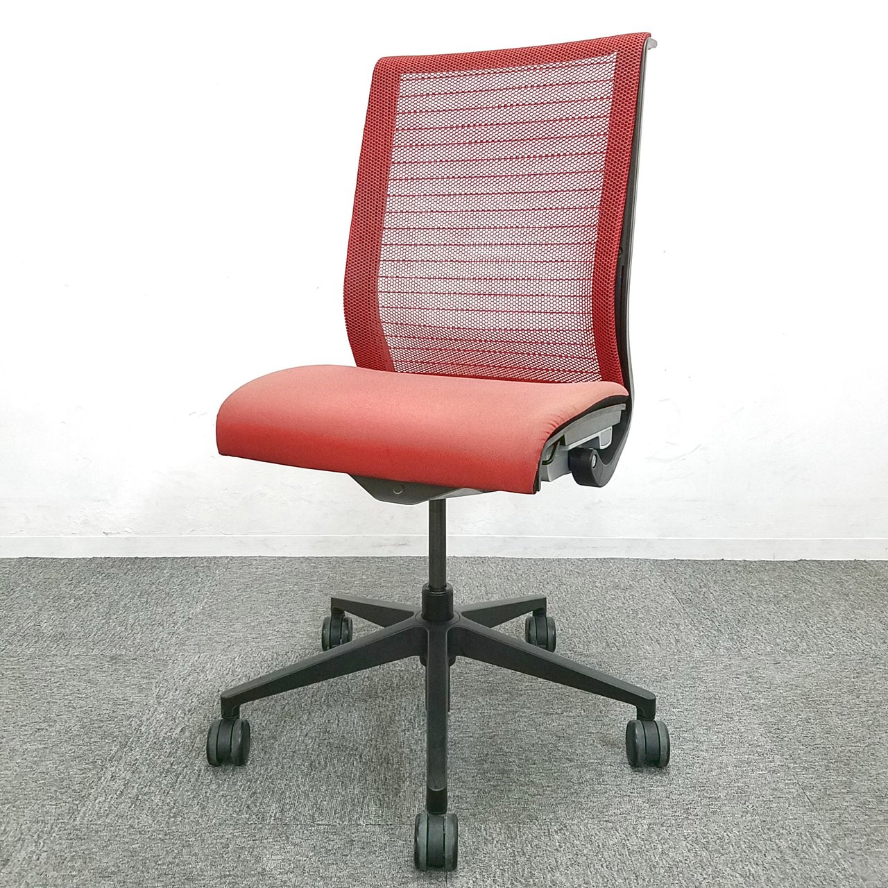 【3脚入荷！】｜Steelcase｜シンクチェア｜レッド｜事務椅子｜ハイバック｜鮮やかなレッド！
                        シンクチェア（座:布
                                    中古
            