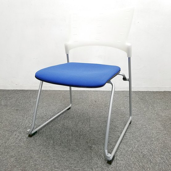 【中古】マノス  KLC-330CB-CWN7 イトーキ（ITOKI） スタッキングチェア