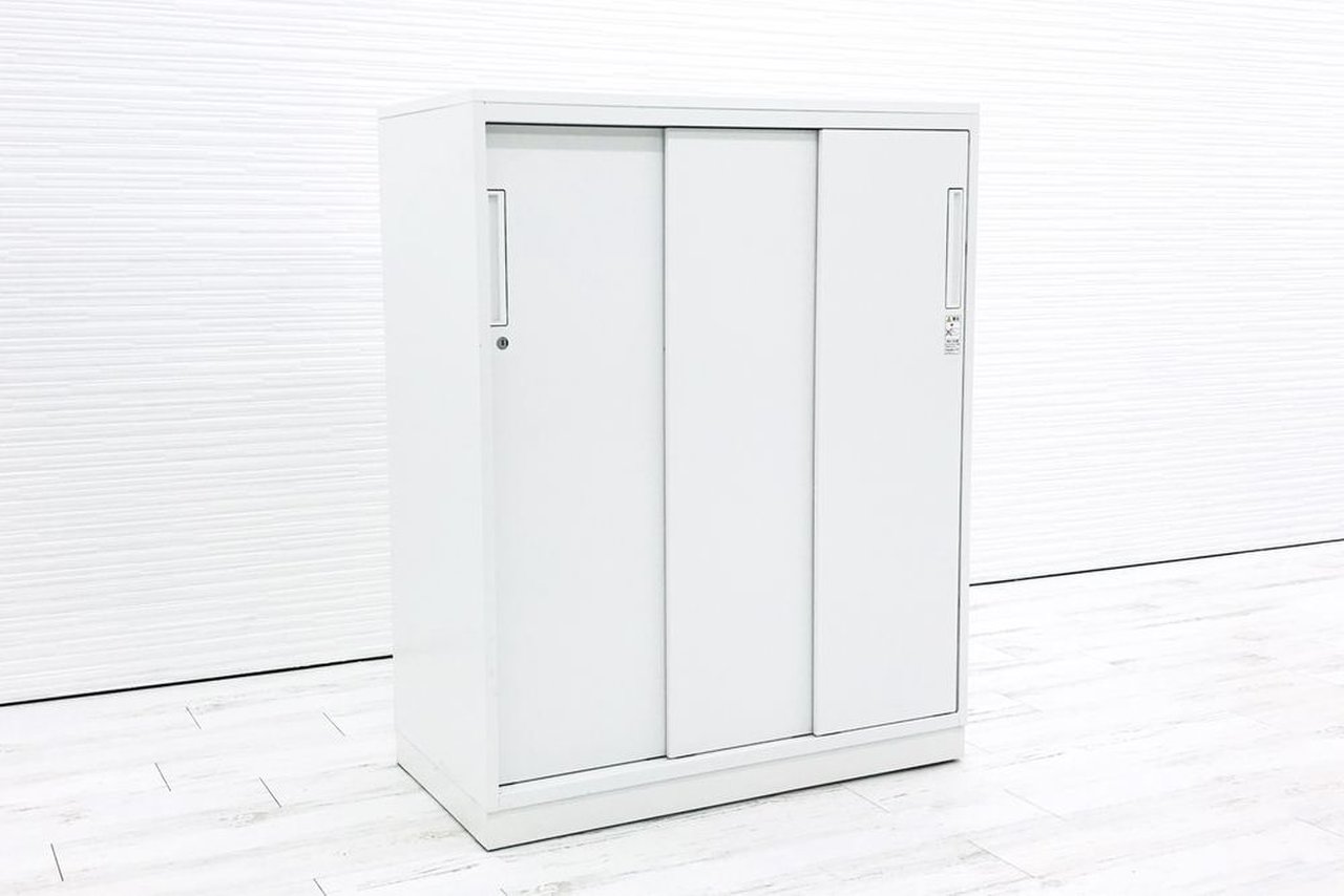 【清潔感溢れるホワイト！】3枚引き戸書庫/早い者勝ち/コクヨ製エディア
                        エディア 
                                    中古
            