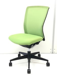 ※使用感が見受けられる為、特価！
【深く腰掛けられるリクライニングが魅力！】クッション性にも優れる秀逸なチェア！