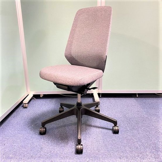 【8脚入荷！！】2020年製新シリーズ品まさかのロット入荷！！美品　店長おススメ　