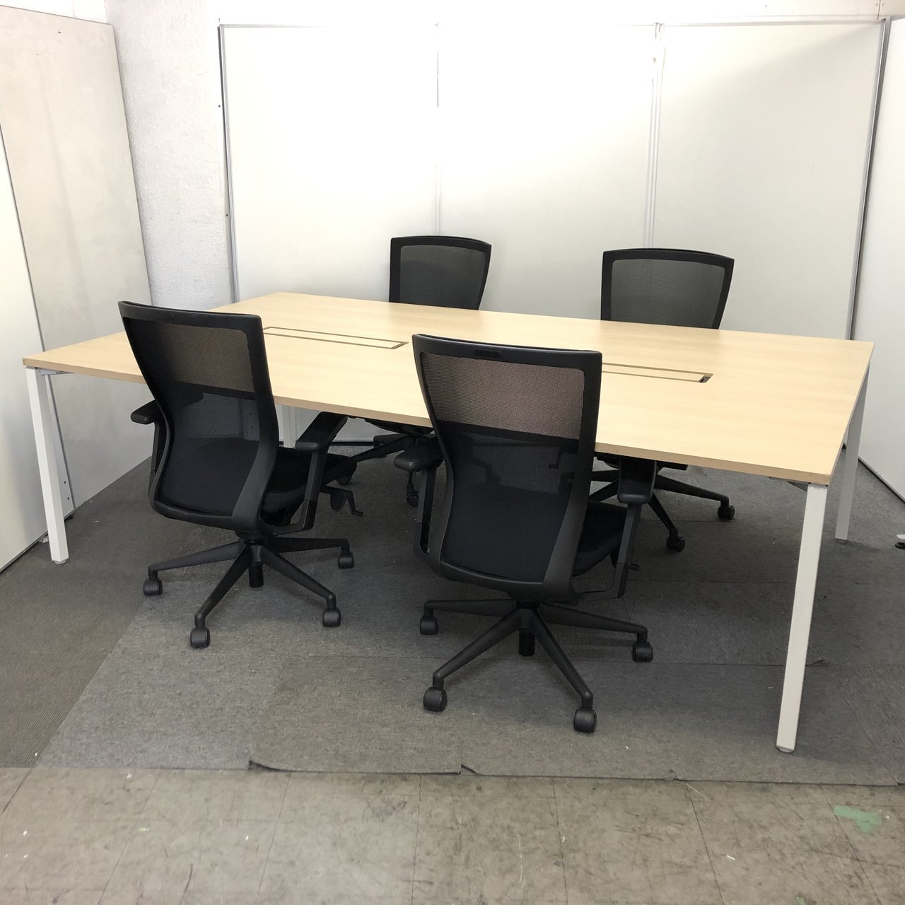 【尼崎店限定価格！！】大型テーブルとファシスのT500シリーズ4脚セットで、お得です！！【期間によってはファシスチェアの配送費無料キャンペーンが適用可能！！】【関西在庫数ナンバーワン・尼崎店】
                        アプションフリー 
                                    中古
            