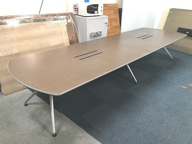 【高級】【定価約53万円！！シャープでモダンなデザイン性の美しい大型ミーティングテーブルの入荷です！！】■イトーキ■DD
