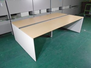 【フリアド】イトーキ製 インターリンク 人気のナチュラル天板！4名での使用にオススメ【関西倉庫在庫】