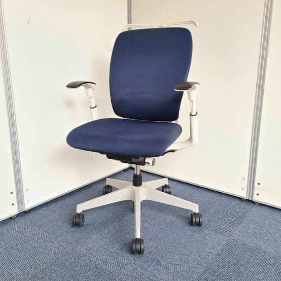 【中古】フルゴ   イトーキ（ITOKI） 肘付ハイバックチェア