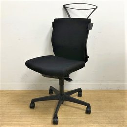 【12脚ロット入荷】ニュースタンダードチェアまとめて入荷！！多機能調整にコートハンガー付きと贅沢仕様