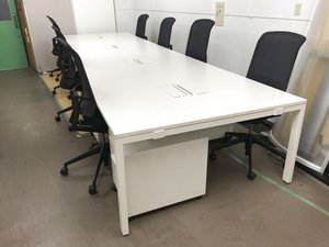 【デザイナーズ家具】海外メーカーvitra(ヴィトラ)社で揃えたワークステーション　デスク：WorKit(ワーキット)　ワゴン：MBE モバイルペデスタル　チェア：AMチェア