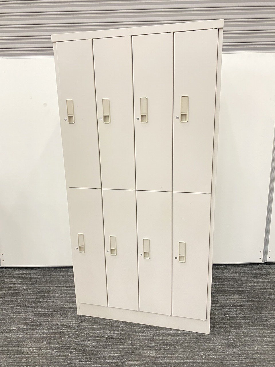 【大容量！】ITOKI製8人用ロッカー【希少】【シリンダー錠】【鍵完品】
                        その他シリーズ
                                    中古
            