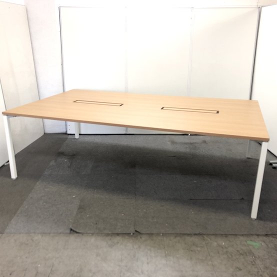 【中古】アプションフリー   オカムラ（okamura） ミーティングテーブル（会議机）