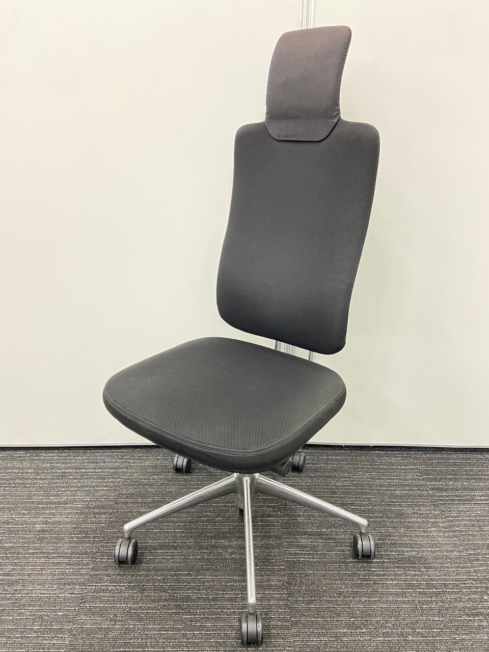 vitra/ヴィトラ HeadLine/ヘッドライン　ヘッドレスト付
                        ヘッドライン
                                    中古
            