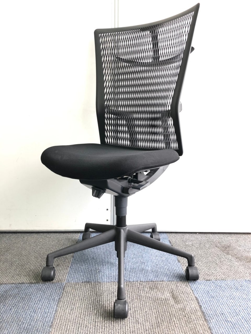 倉庫内に200脚以上入荷！大量問い合わせお待ちしてます！【国産】【事務用】【ブラック】
                        アクトディア 
                                    中古
            